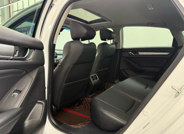 
								Honda Accord, 2021 full									