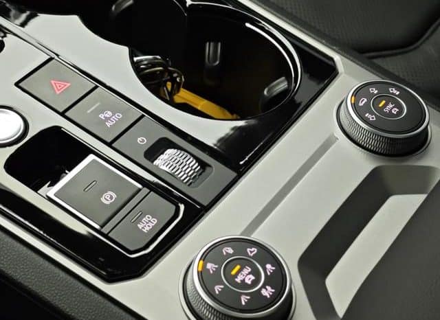 
								Volkswagen Touareg, 2023 full									