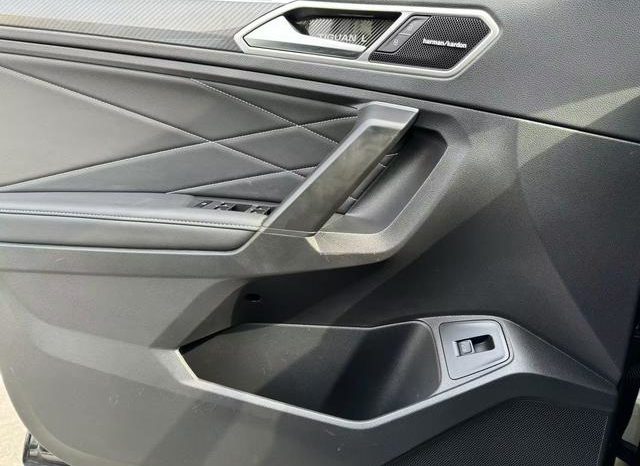 
								Volkswagen Tiguan L, 2022 full									