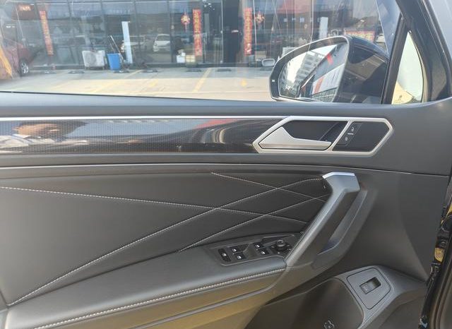 
								Volkswagen Tiguan L, 2022 full									