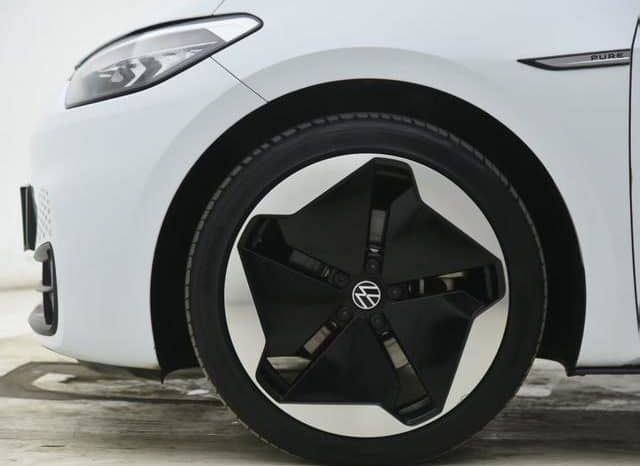 
								Volkswagen ID.3, 2023 full									