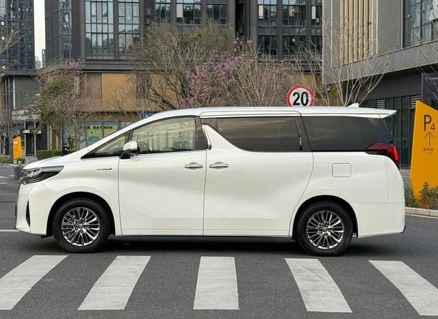 
								Toyota Vellfire (II), 2022 full									