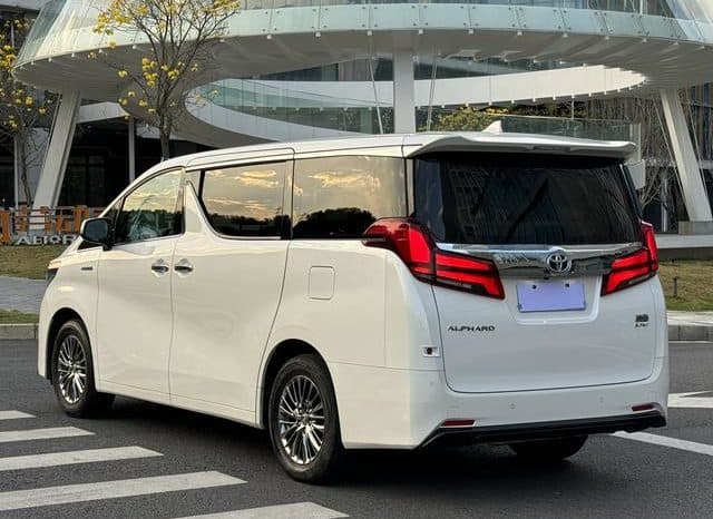 
								Toyota Vellfire (II), 2022 full									