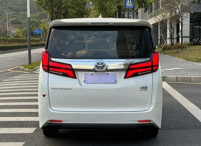 
								Toyota Vellfire (II), 2022 full									