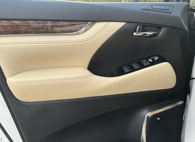 
								Toyota Vellfire (II), 2022 full									