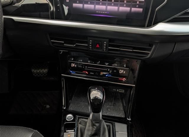 
								Volkswagen Passat, 2022 full									