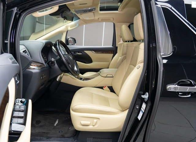 
								Toyota Vellfire (II), 2022 full									