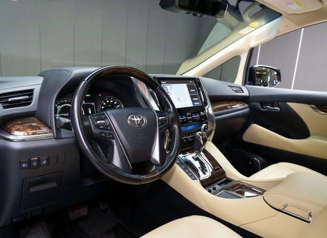 
								Toyota Vellfire (II), 2022 full									