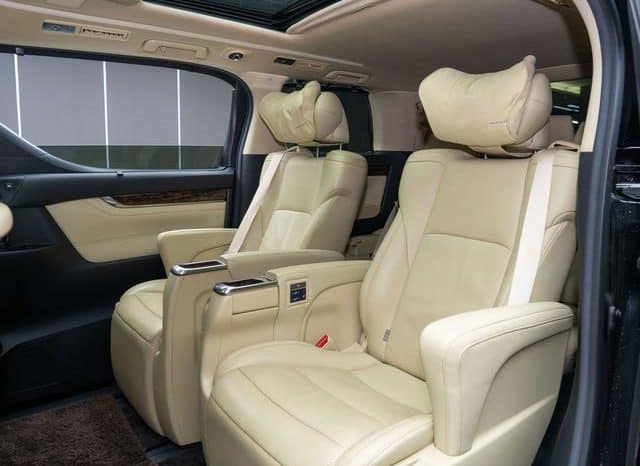 
								Toyota Vellfire (II), 2022 full									