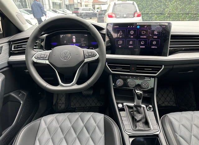 
								Volkswagen Jetta, 2024 full									