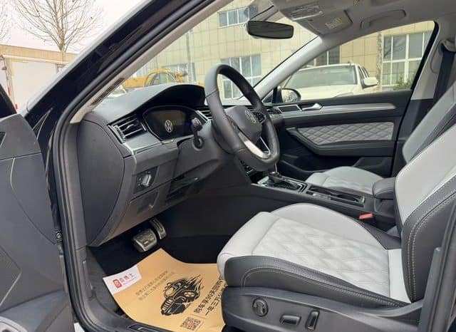 
								Volkswagen Magotan, 2022 full									