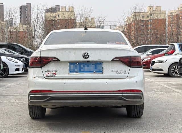 
								Volkswagen Jetta, 2024 full									