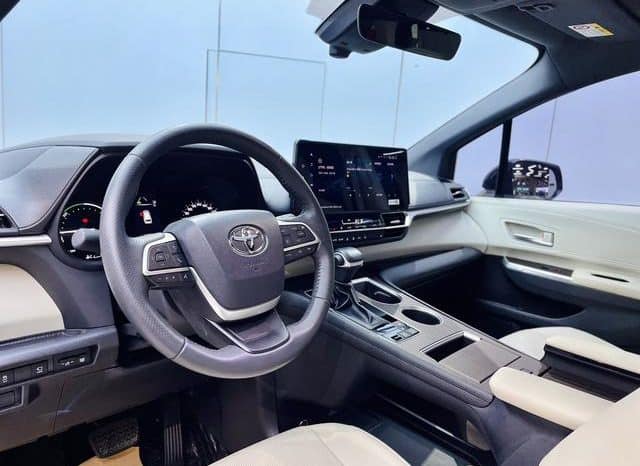 
								Toyota Granvia, 2024 full									