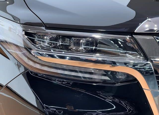 
								Toyota Vellfire (II), 2022 full									