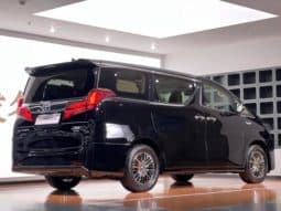 
										Toyota Vellfire (II), 2022 full									