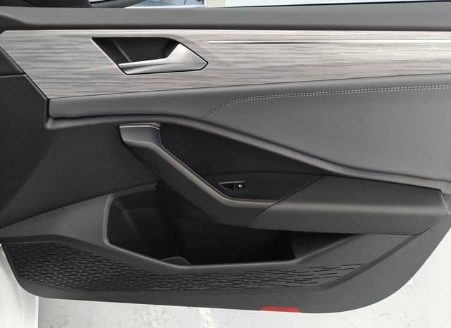 
								Volkswagen Jetta, 2024 full									