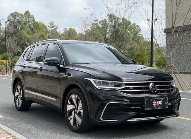 
								Volkswagen Tiguan L, 2023 full									
