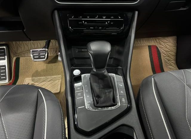 
								Volkswagen Tiguan L, 2023 full									