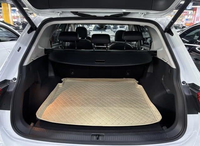 
								Volkswagen Tiguan L, 2023 full									