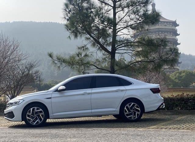 
								Volkswagen Jetta, 2023 full									