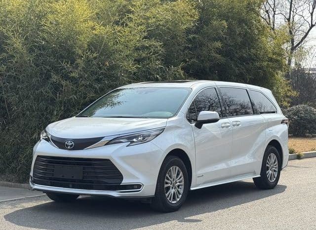 67d3824910d43 Toyota Sienna, 2023