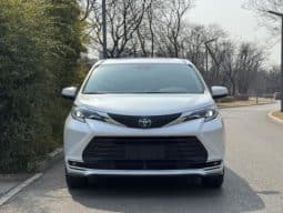 
										Toyota Sienna, 2023 full									