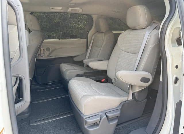 
								Toyota Sienna, 2023 full									