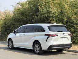 
										Toyota Sienna, 2023 full									