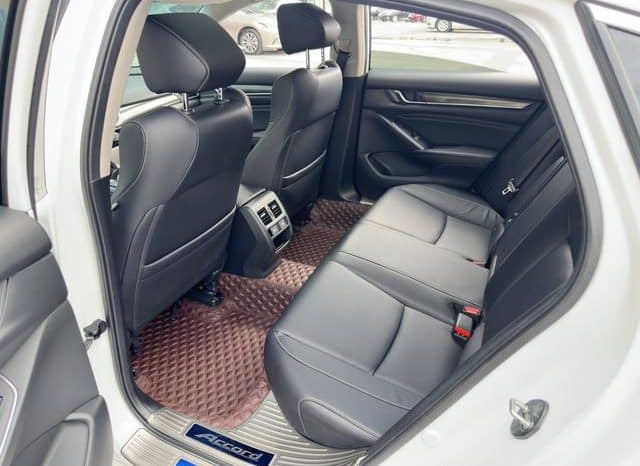 
								Honda Accord, 2022 full									