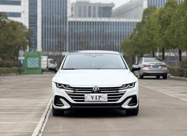 
								Volkswagen Passat CC, 2024 full									