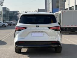 
										Toyota Sienna, 2022 full									