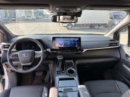 
										Toyota Sienna, 2022 full									