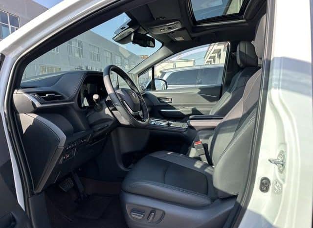 
								Toyota Sienna, 2022 full									