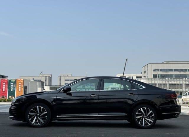 
								Volkswagen Passat, 2023 full									