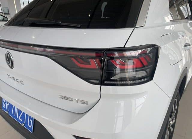 
								Volkswagen T-Roc, 2024 full									
