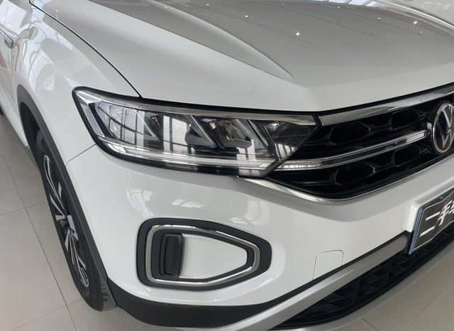 
								Volkswagen T-Roc, 2024 full									