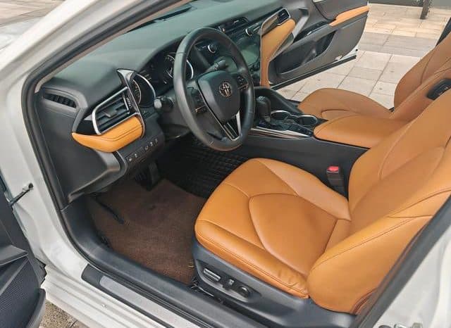 
								Toyota Camry, 2020 full									