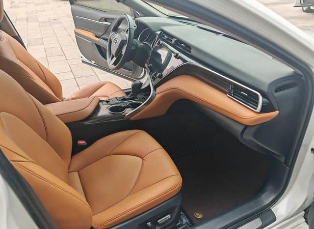 
								Toyota Camry, 2020 full									