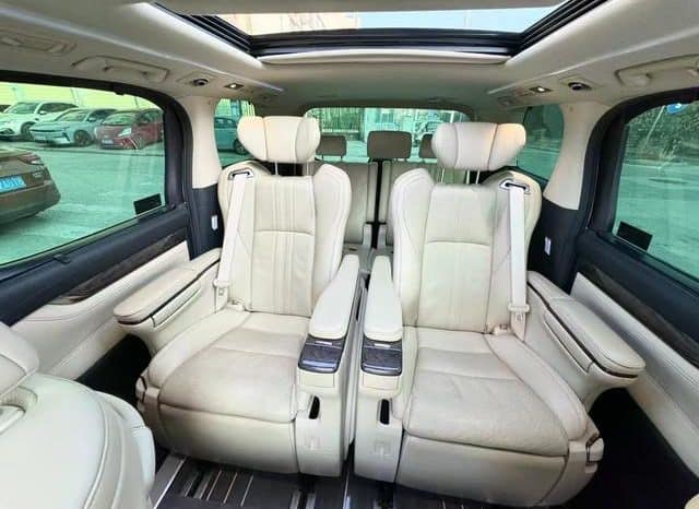 
								Toyota Vellfire (II), 2022 full									