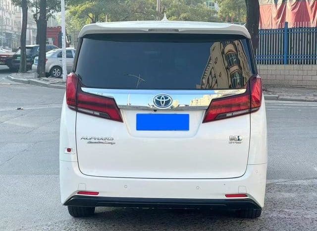 
								Toyota Vellfire (II), 2022 full									