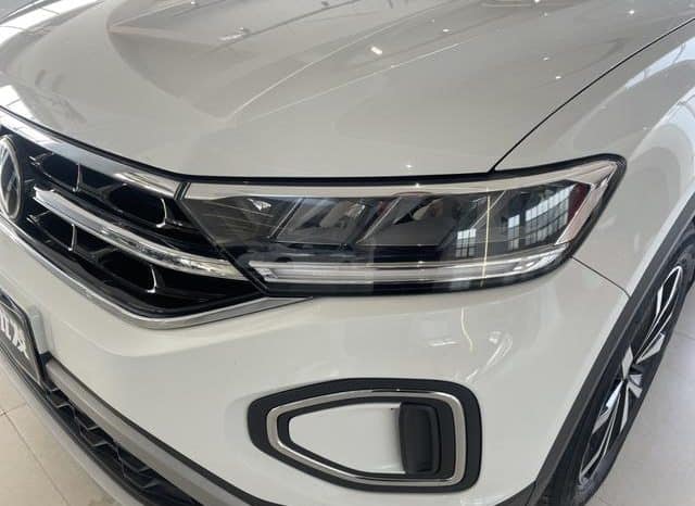 
								Volkswagen T-Roc, 2023 full									