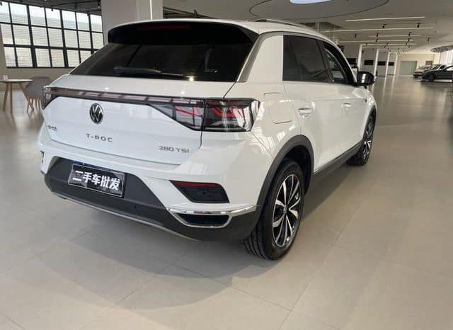 
								Volkswagen T-Roc, 2023 full									