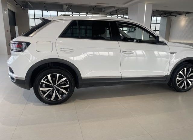 
								Volkswagen T-Roc, 2023 full									