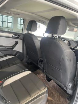 
										Volkswagen T-Roc, 2023 full									