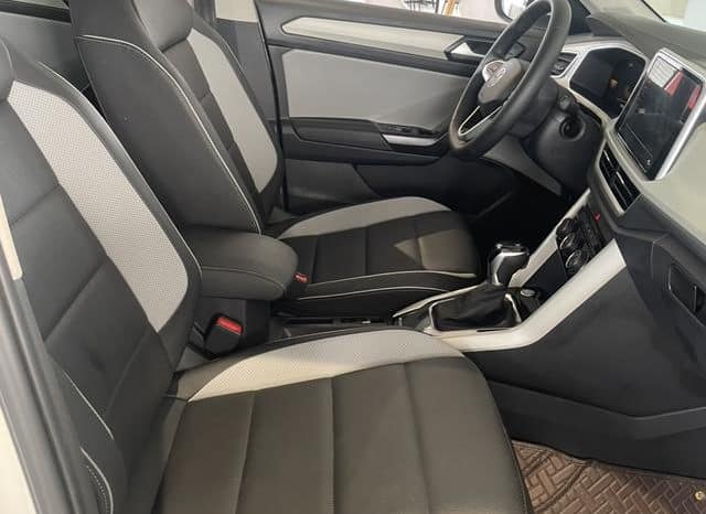 
								Volkswagen T-Roc, 2023 full									