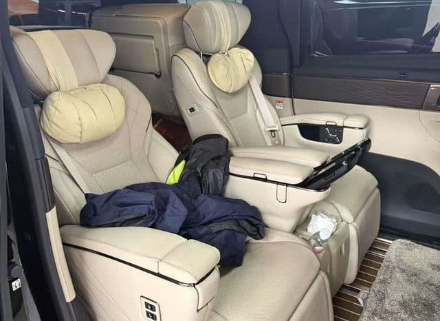 
								Toyota Vellfire (II), 2024 full									