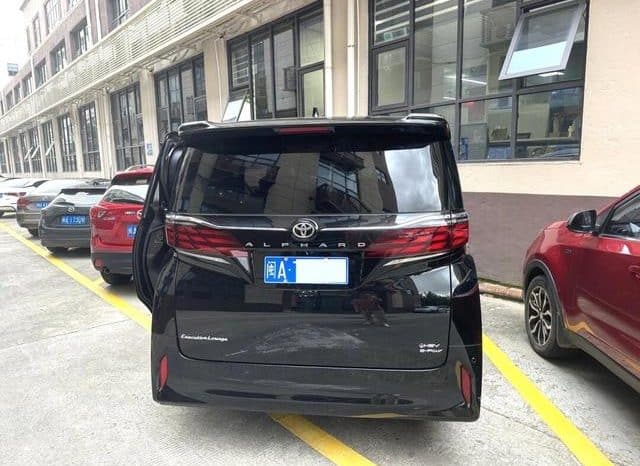 
								Toyota Vellfire (II), 2024 full									