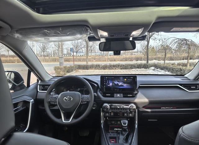 
								Toyota RAV4 (IV), 2024 full									