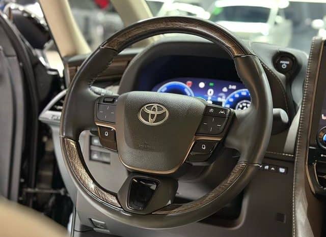 
								Toyota Vellfire (II), 2023 full									