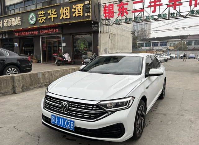 67d42e1392cc2 Volkswagen Jetta, 2023